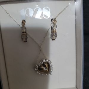 Women's 1928 Necklace & earrings set NWT